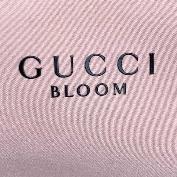 Gucci Bloom Parfum Pink Faux Satin Make Up/Cosmetic Pouch. NWOT - Picture 6 of 11